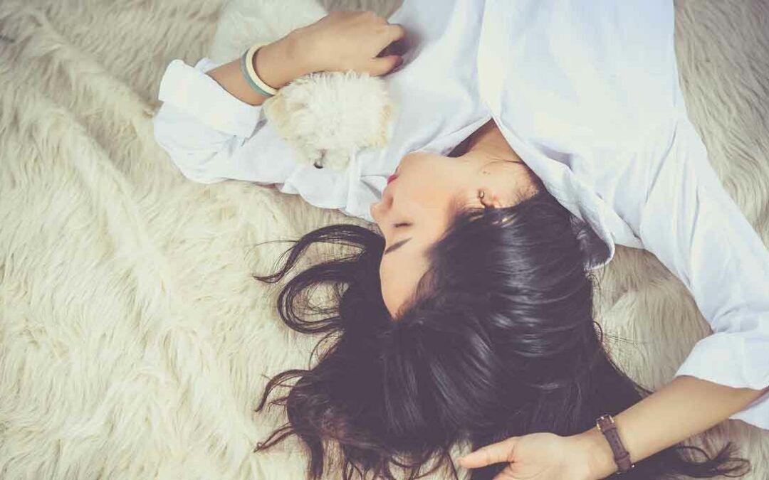 Comment l’Hypnose pour dormir peut sauver vos nuits ? (Dossier)